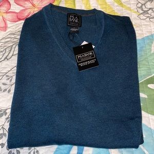 NWT Jos a Banks Sweater